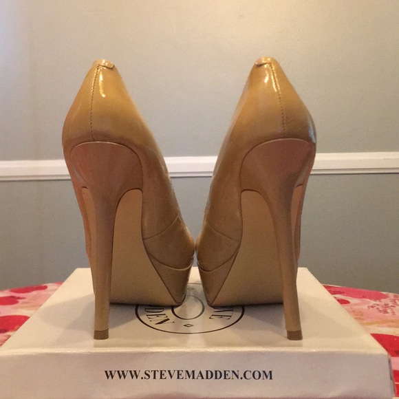 Steve Madden Blush Patent Leather Platforms - Picture 2 of 6